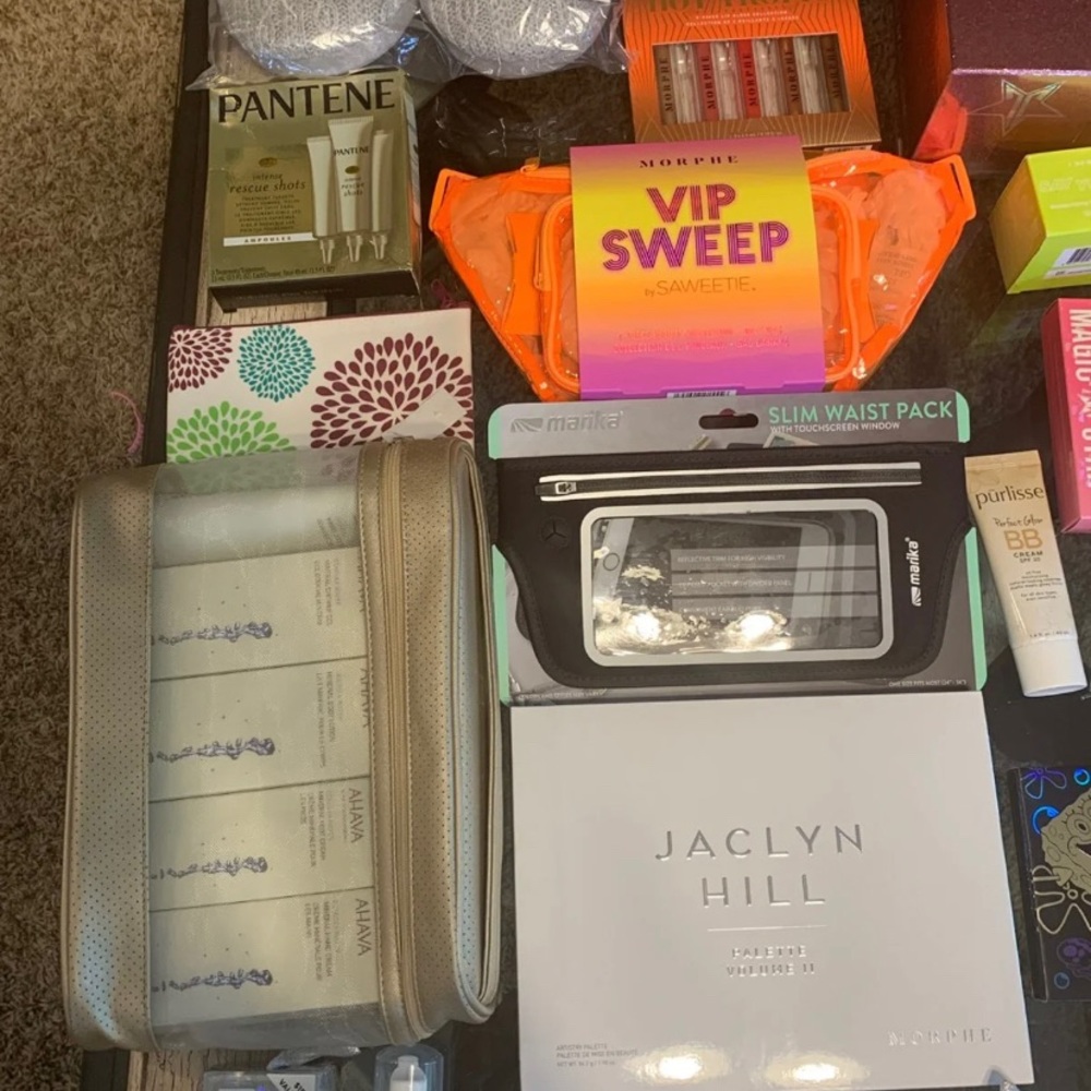MAKEUP BUNDLE - Picture 6 of 10